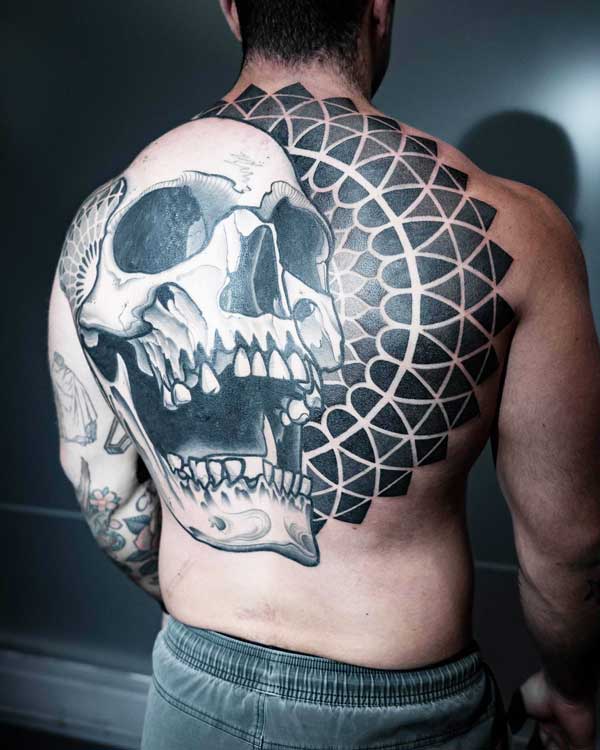 Skull tattoo by Simon Halpern